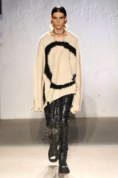 Look 11